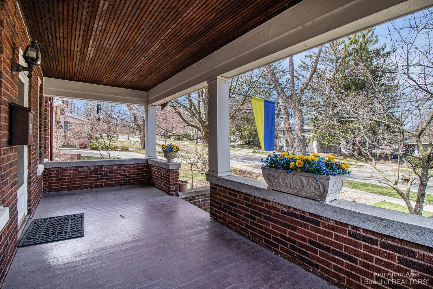 Ann Arbor, MI 48103,1201 W Liberty ST