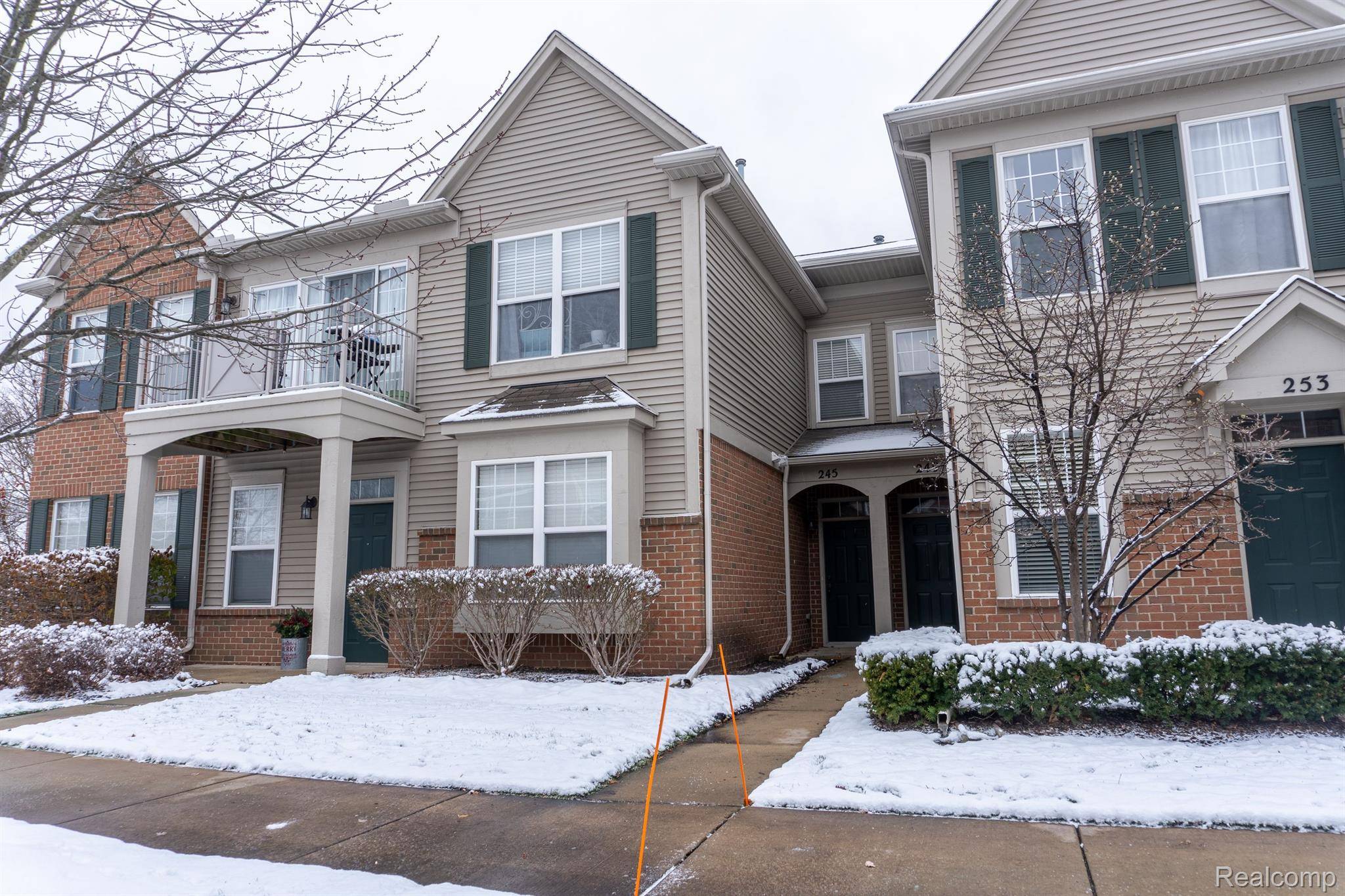 Wixom, MI 48393,245 WRIGHT ST