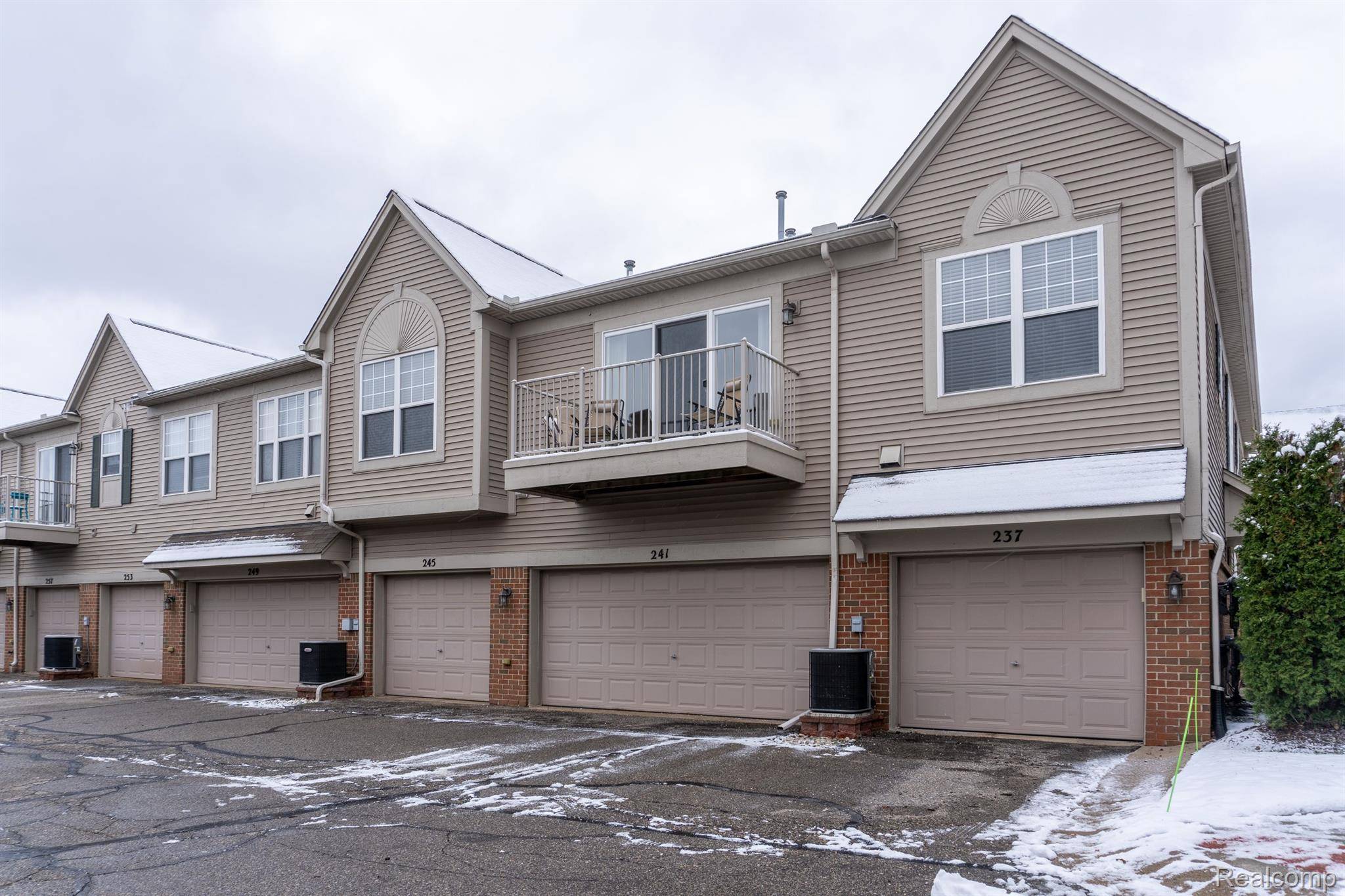 Wixom, MI 48393,245 WRIGHT ST