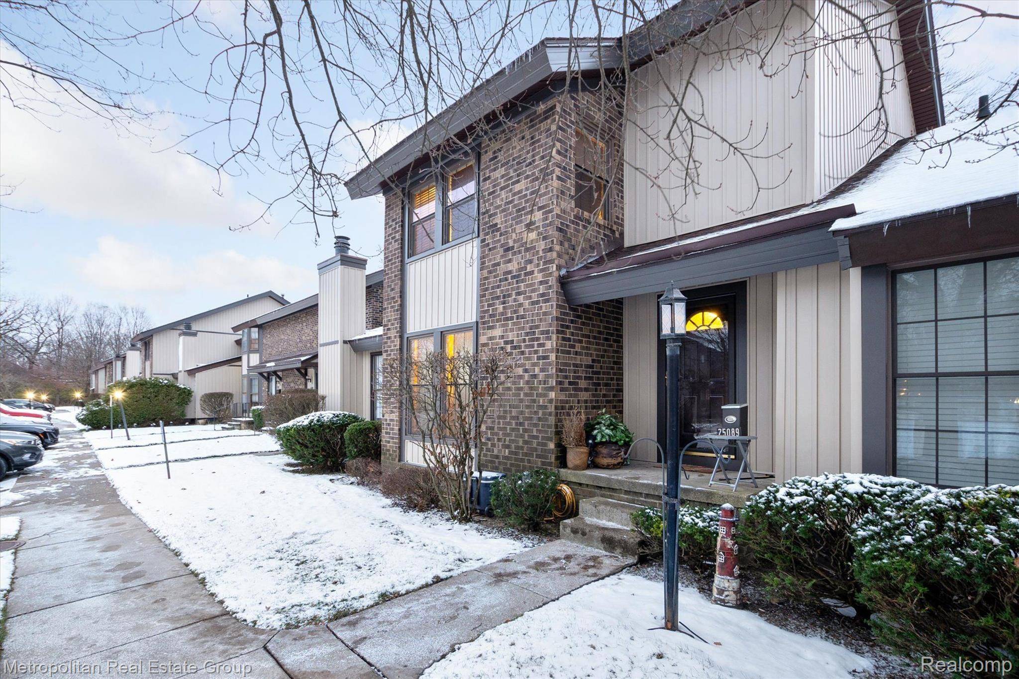 Southfield, MI 48033,25089 OAKBROOKE DR