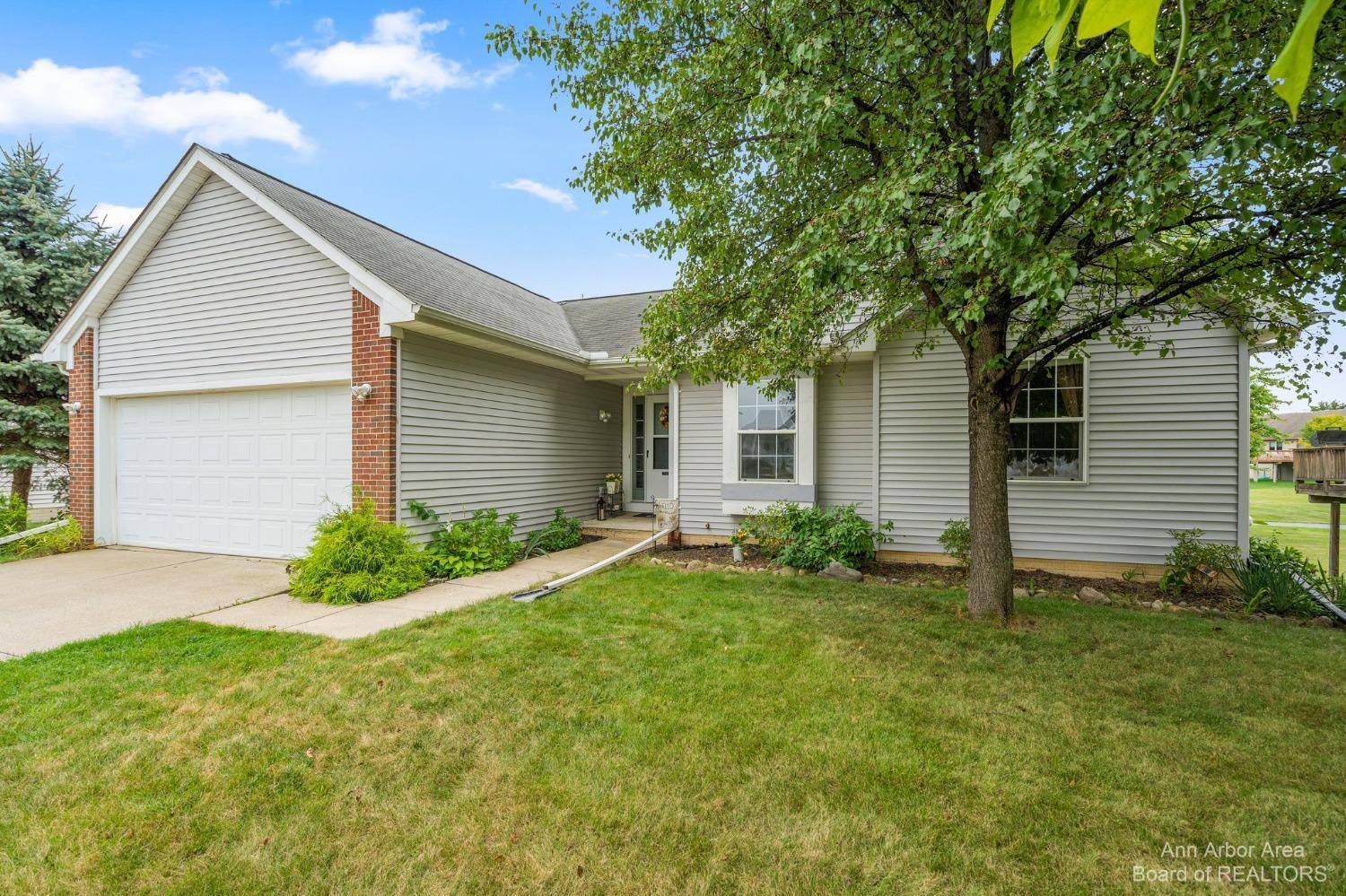 Dexter, MI 48130,3532 Lexington CIR