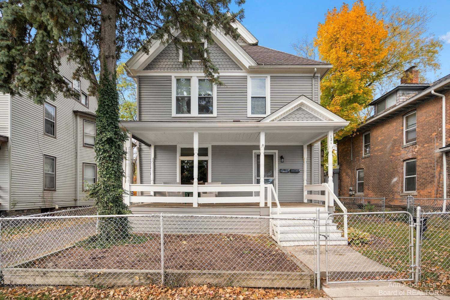 Ypsilanti, MI 48197,121 College PL