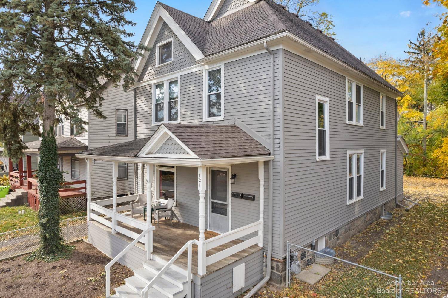 Ypsilanti, MI 48197,121 College PL