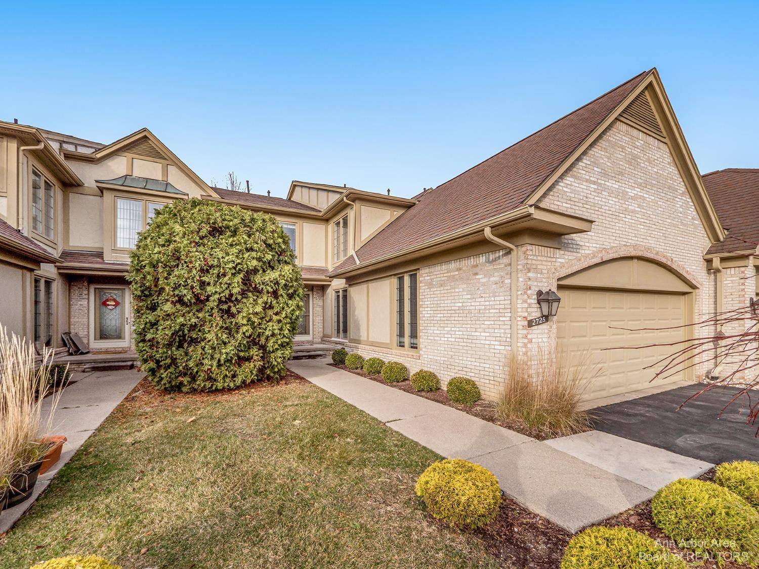 2725 Winter Garden CT, Ann Arbor, MI 48105