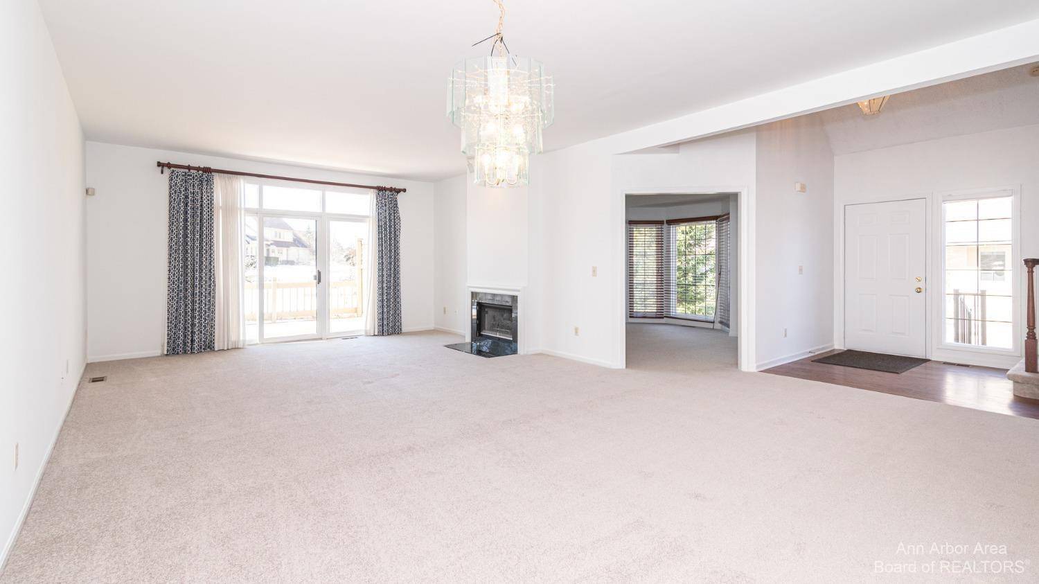 2710 Winter Garden CT, Ann Arbor, MI 48105