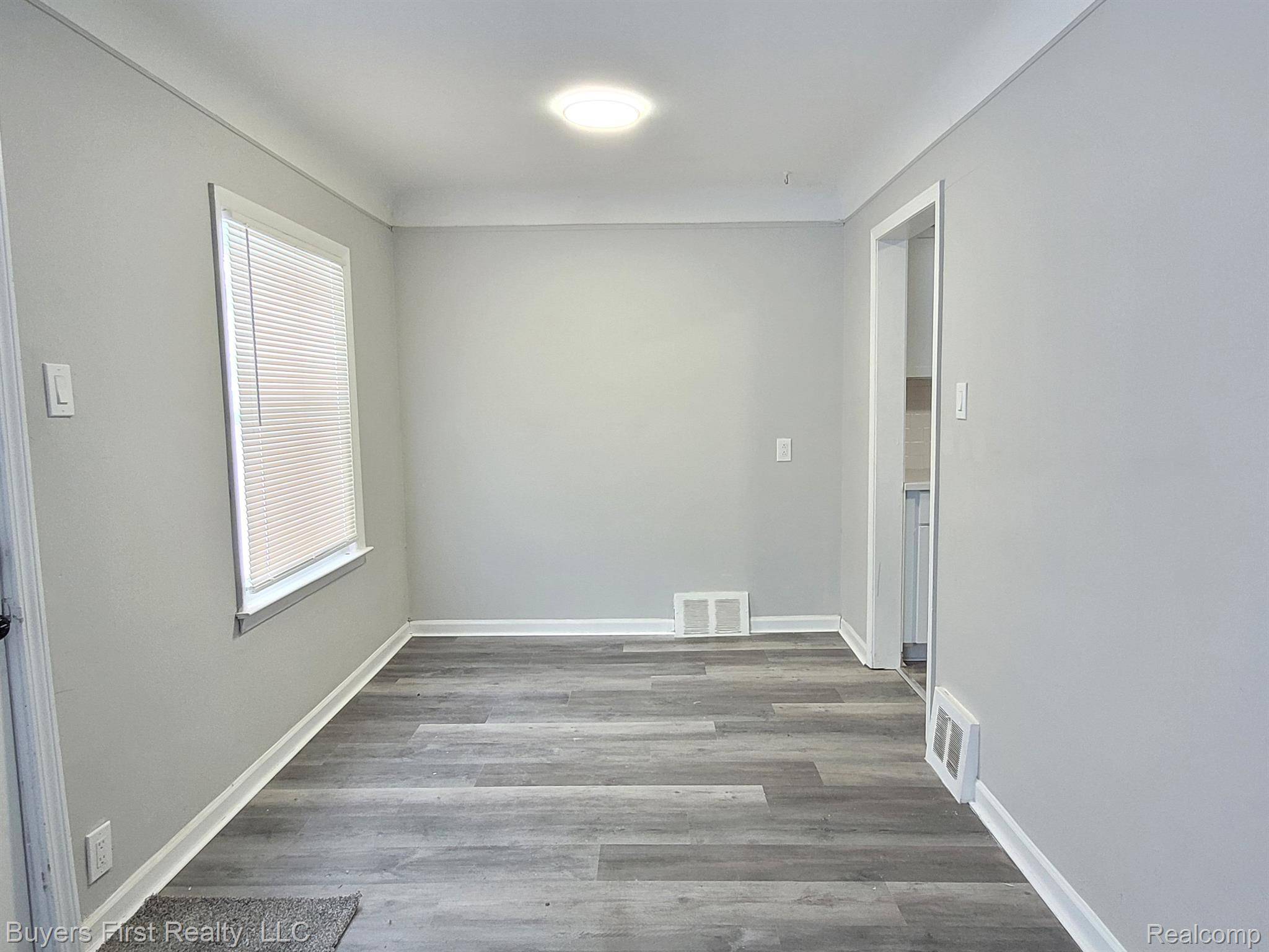 Dearborn Heights, MI 48125,24432 HOPKINS ST