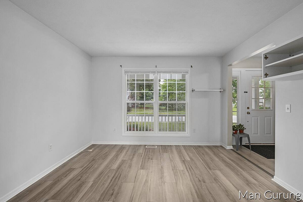 Kentwood, MI 49512,5641 W Falling Leaf DR SE