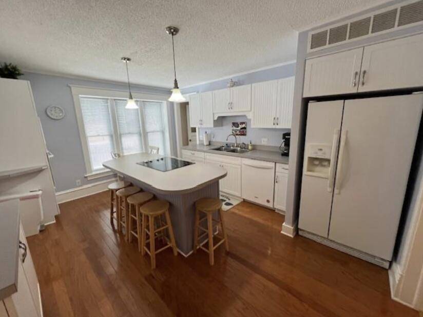 Boyne City, MI 49712,419 N Park ST