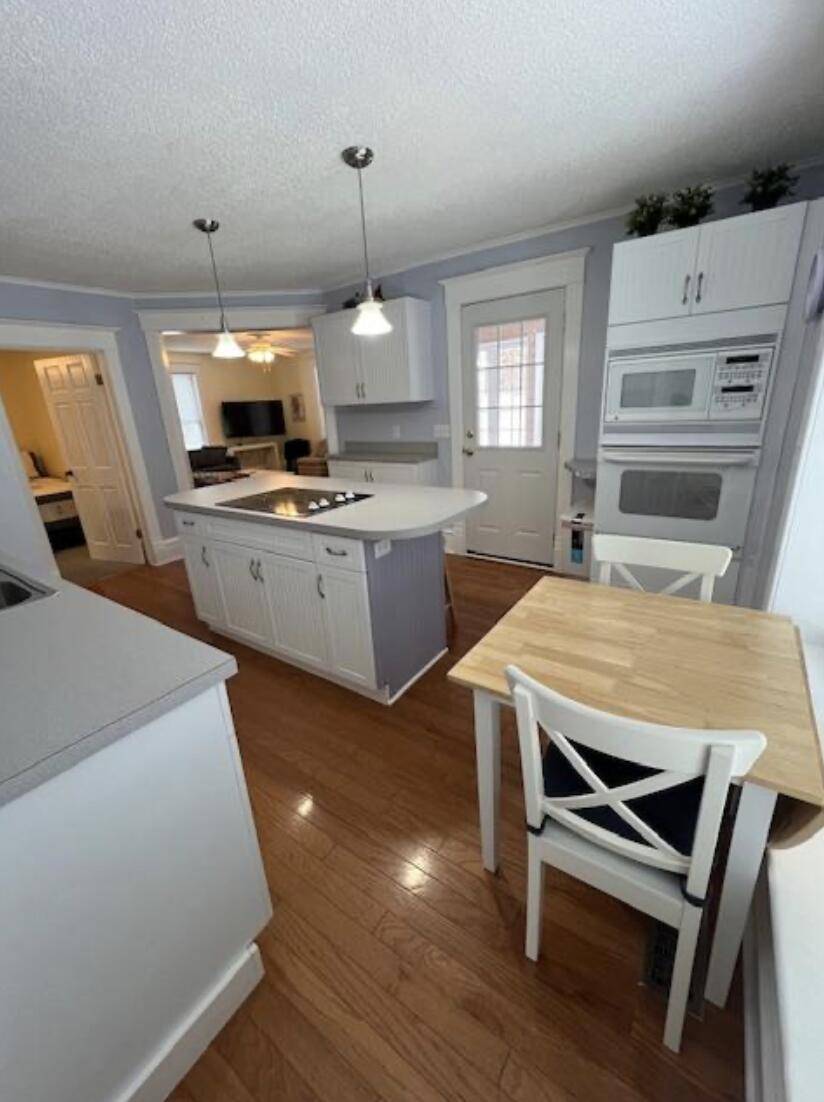 Boyne City, MI 49712,419 N Park ST