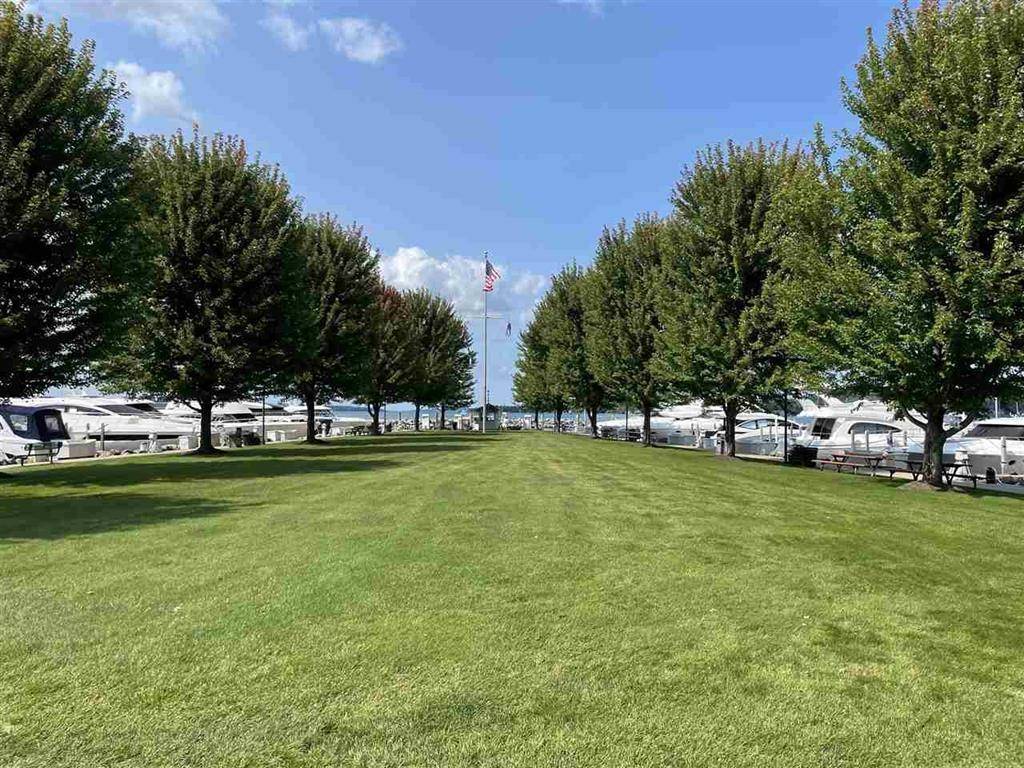 Boyne City, MI 49712,448 Front ST