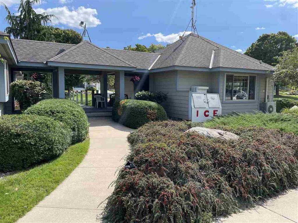 Boyne City, MI 49712,448 Front ST