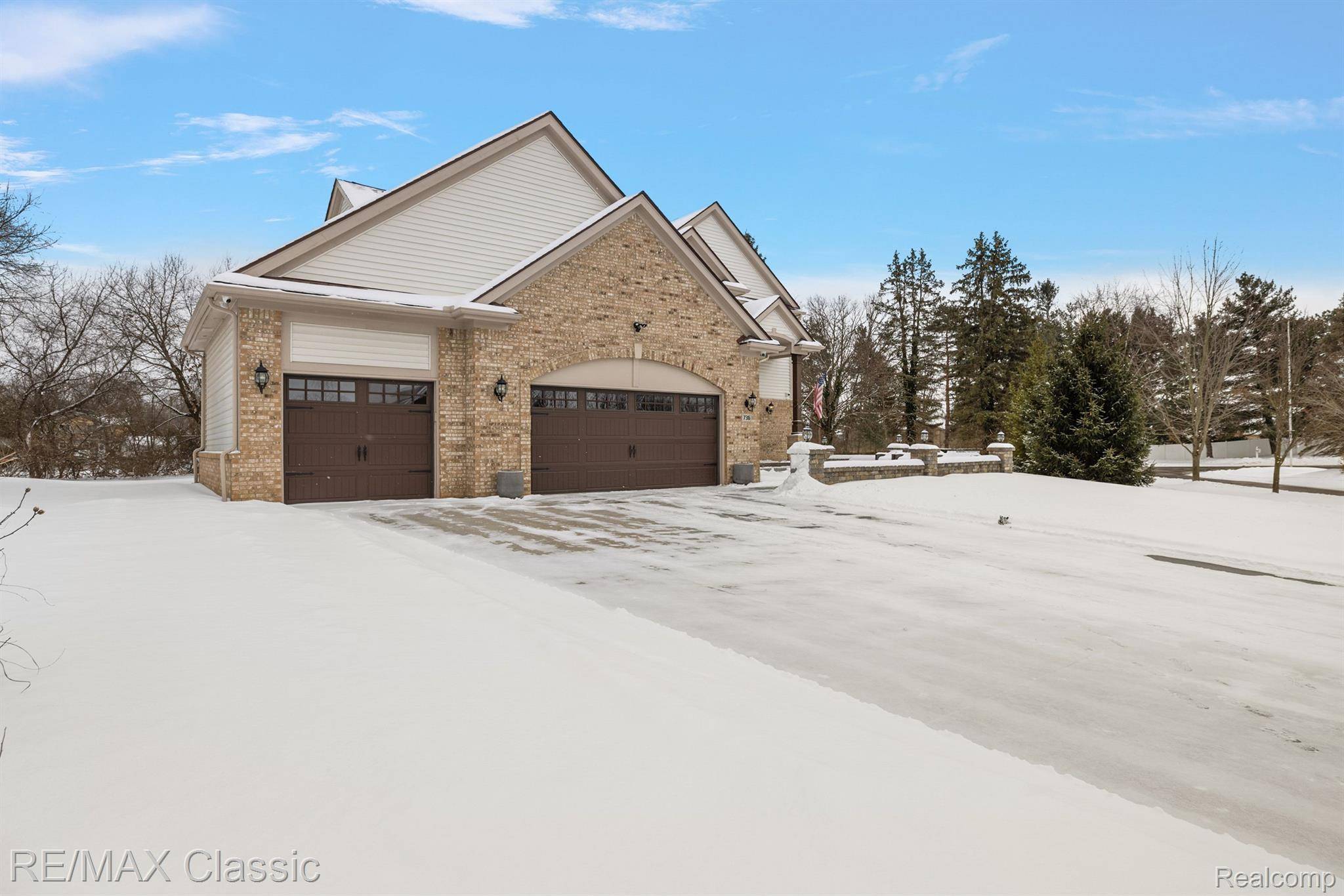 Wixom, MI 48393,736 PHEASANT RUN WEST DR