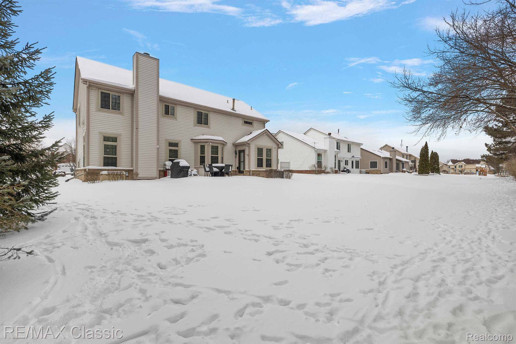 Wixom, MI 48393,736 PHEASANT RUN WEST DR