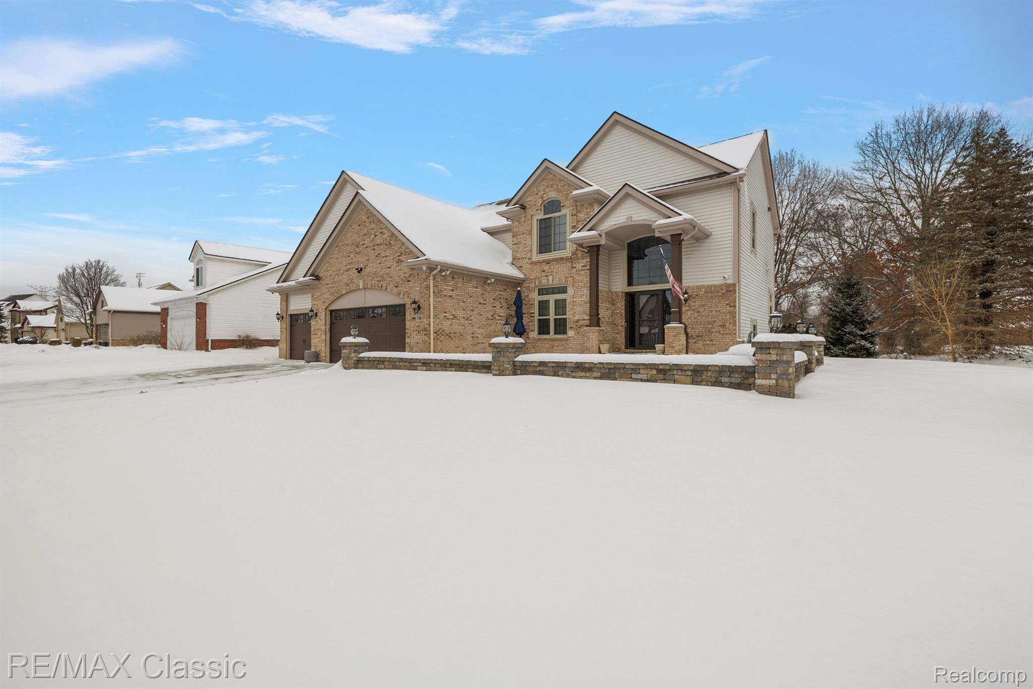 Wixom, MI 48393,736 PHEASANT RUN WEST DR