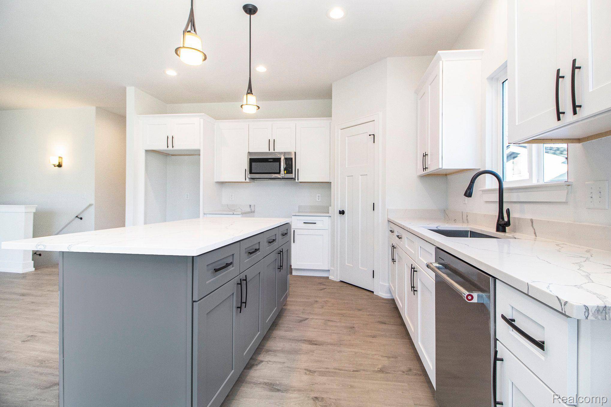 Canton, MI 48188,711 MERRIMAC RD