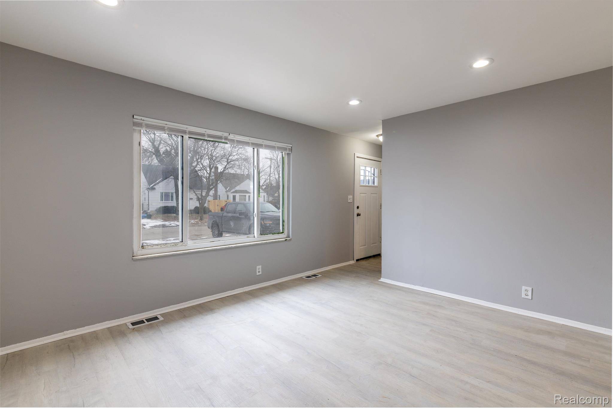 Detroit, MI 48228,8041 VAUGHAN ST