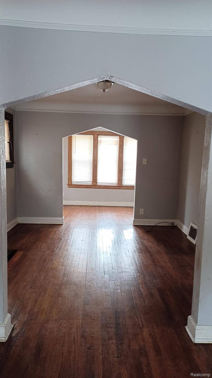 Detroit, MI 48228,8332 CARLIN ST