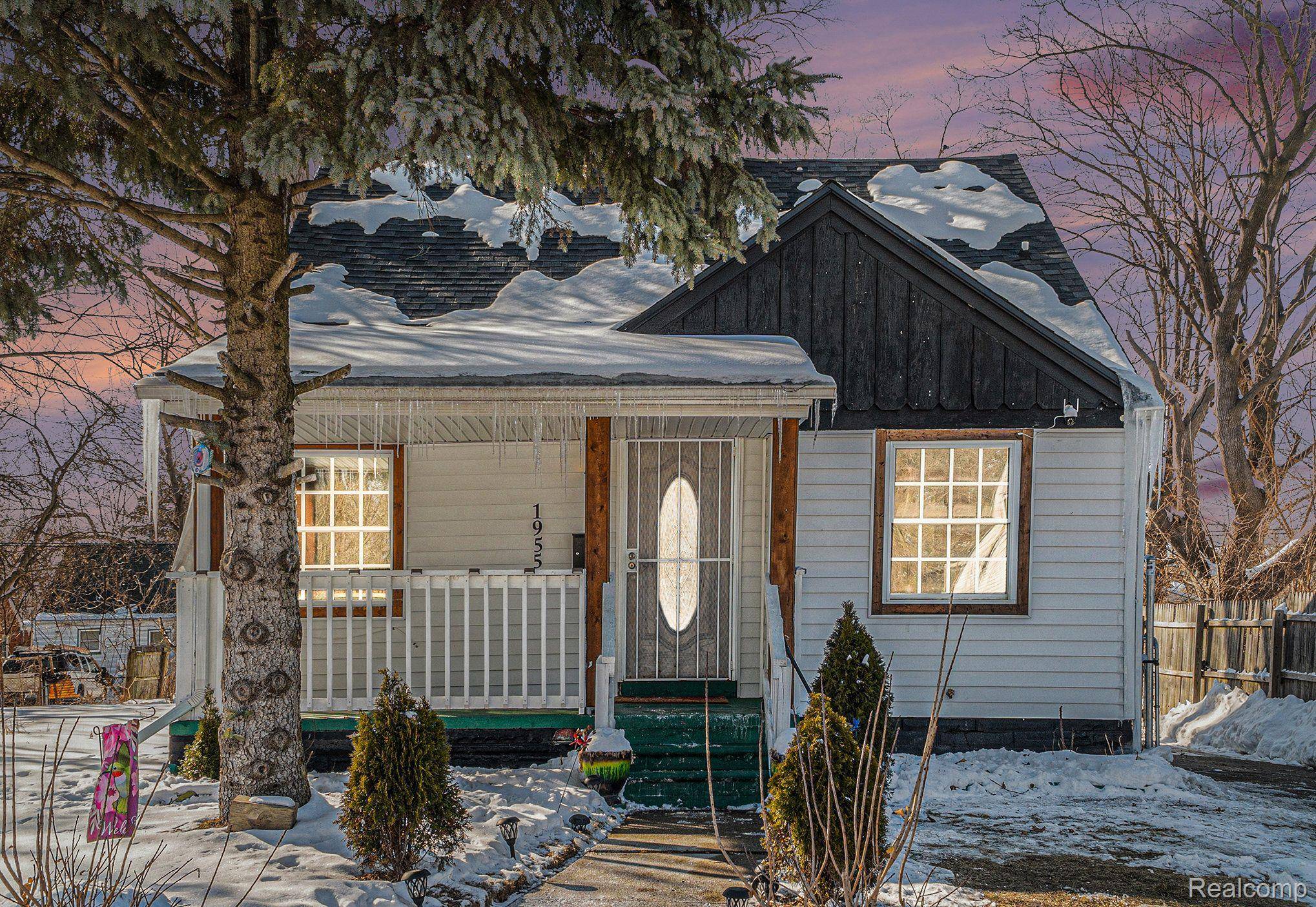 Detroit, MI 48205,19551 BRADFORD ST