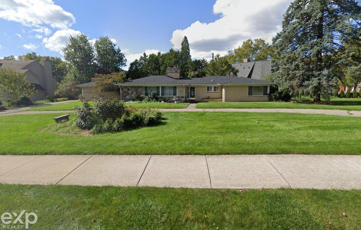 Bloomfield Twp, MI 48302,2570 Lahser