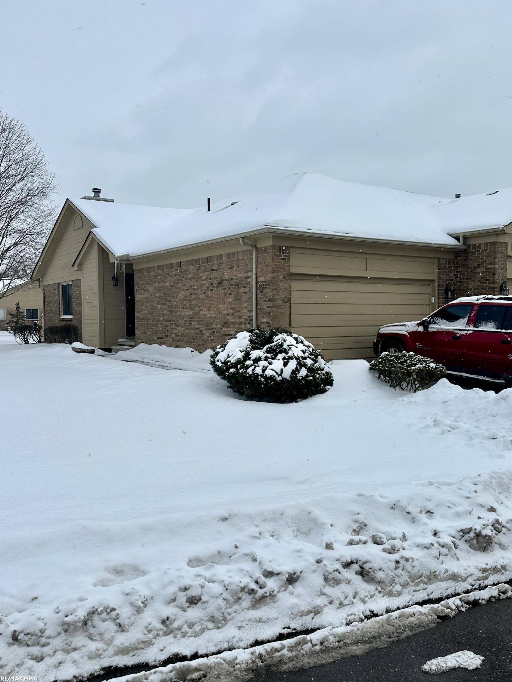 Macomb, MI 48044,48740 Windmill CIR