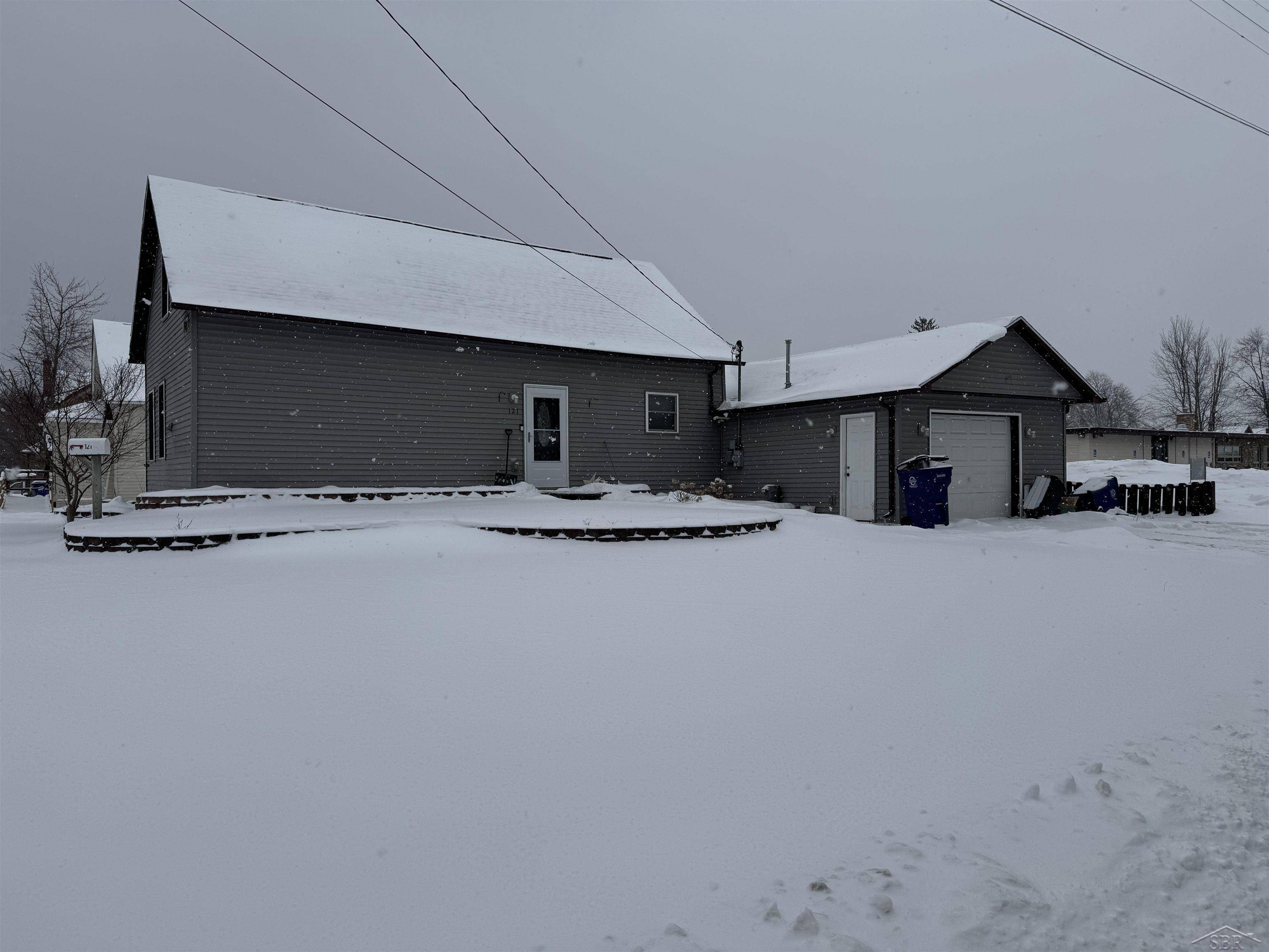 Saint Charles, MI 48655,121 S IRVING ST