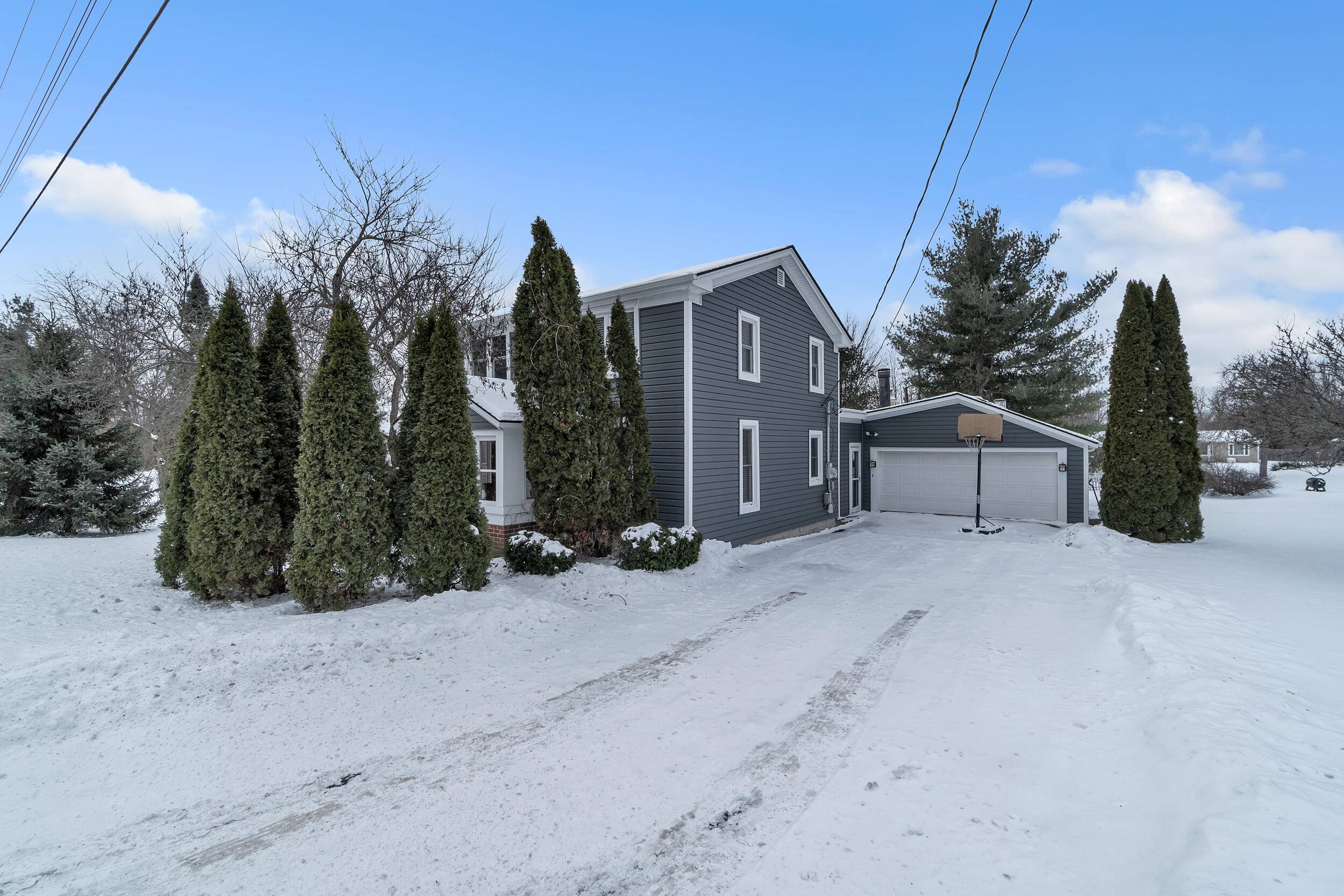 Dexter, MI 48130,7565 Huron River DR