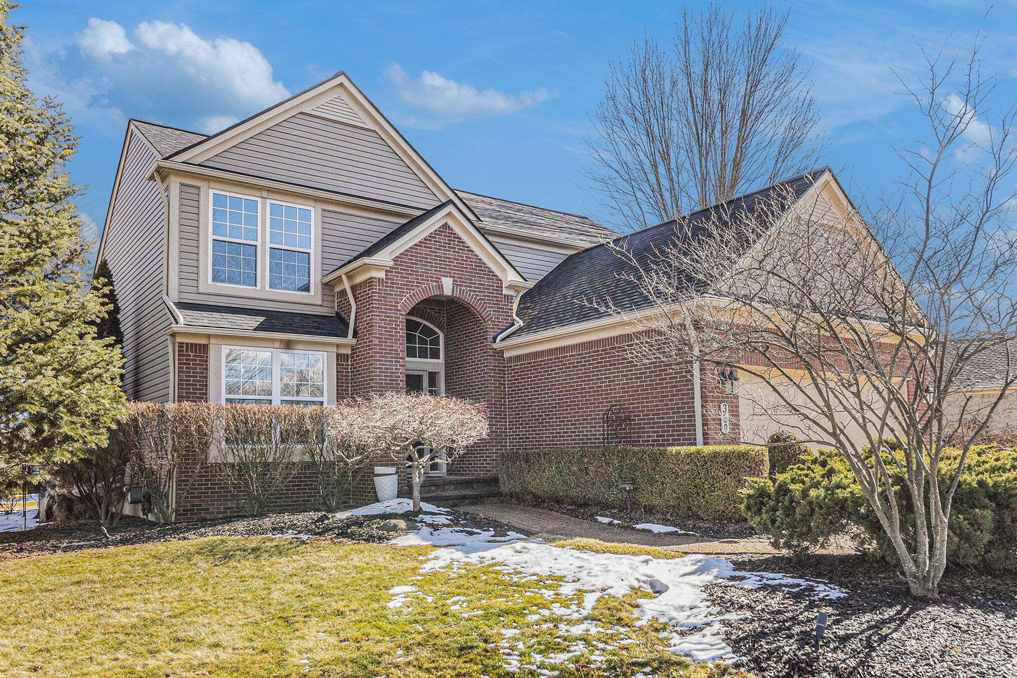 Chelsea, MI 48118,360 Taylor LN