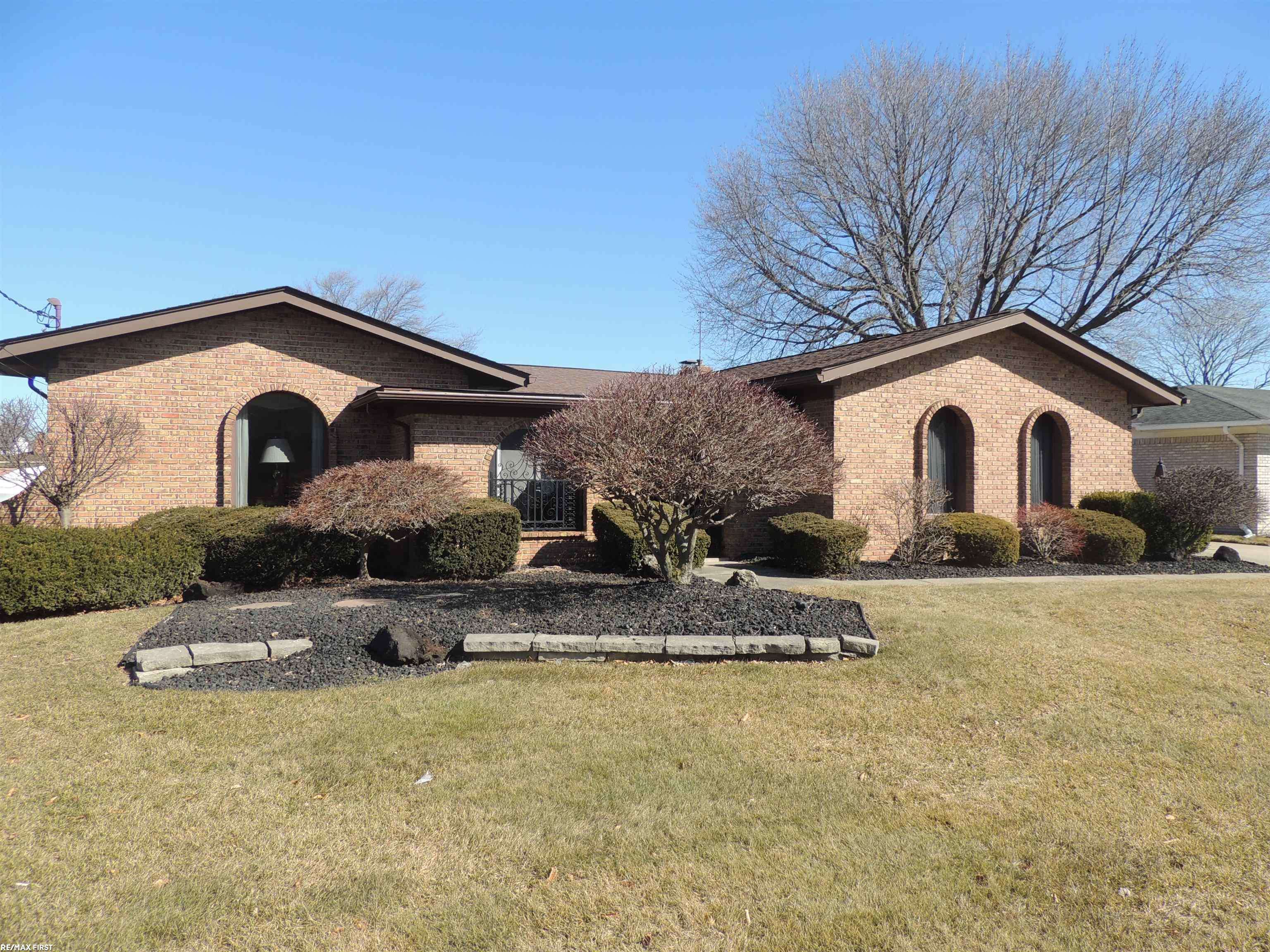 Harrison Twp, MI 48045,29338 S Seaway CT