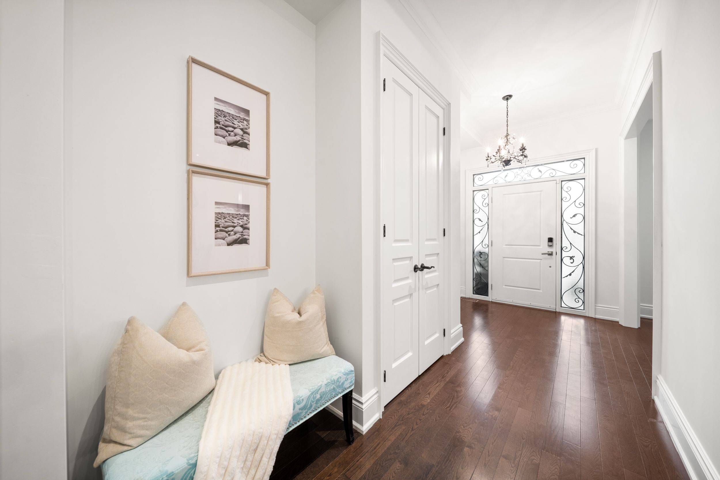 Toronto E03, ON M4B 1R6,117 Parkview Hill CRES