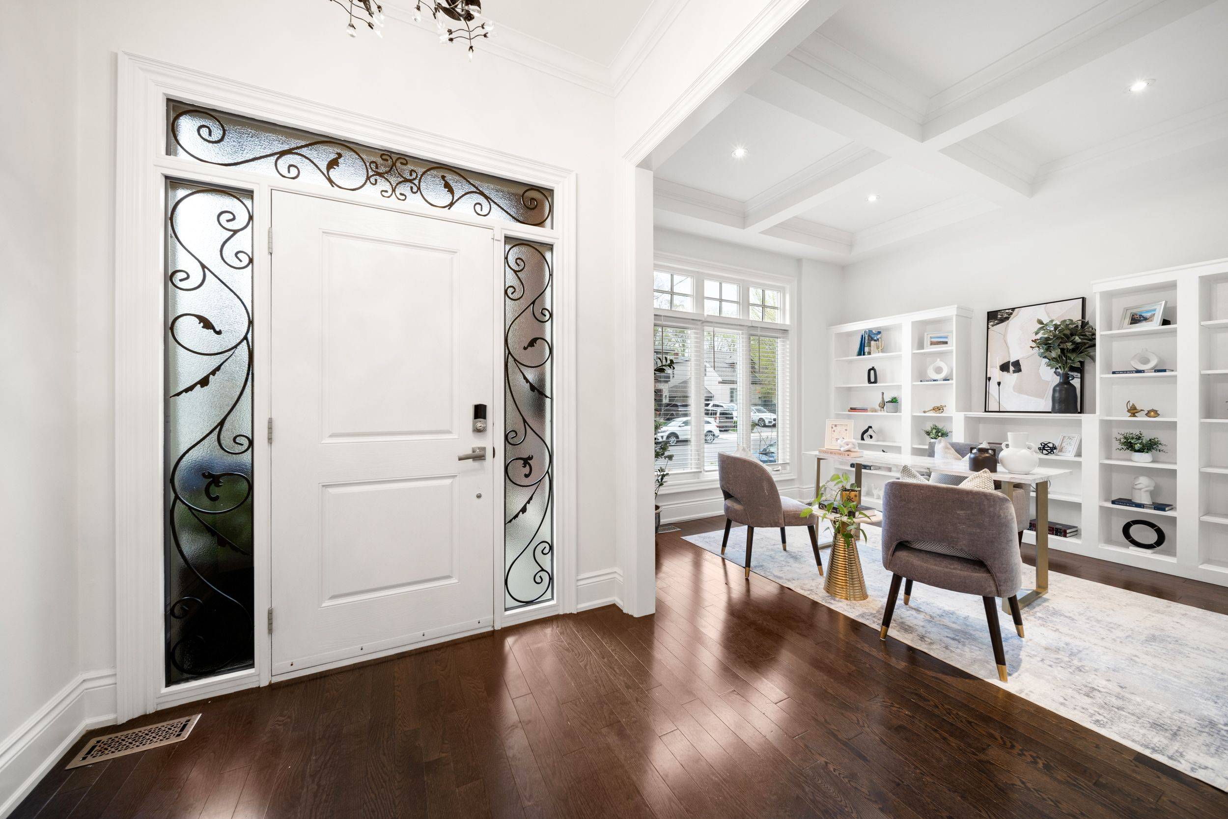 Toronto E03, ON M4B 1R6,117 Parkview Hill CRES