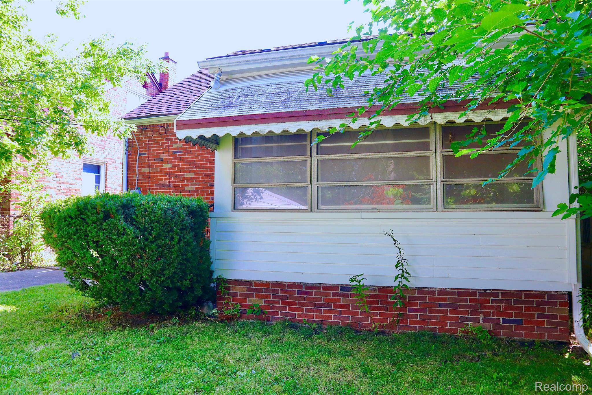 Detroit, MI 48235,16511 WINTHROP ST