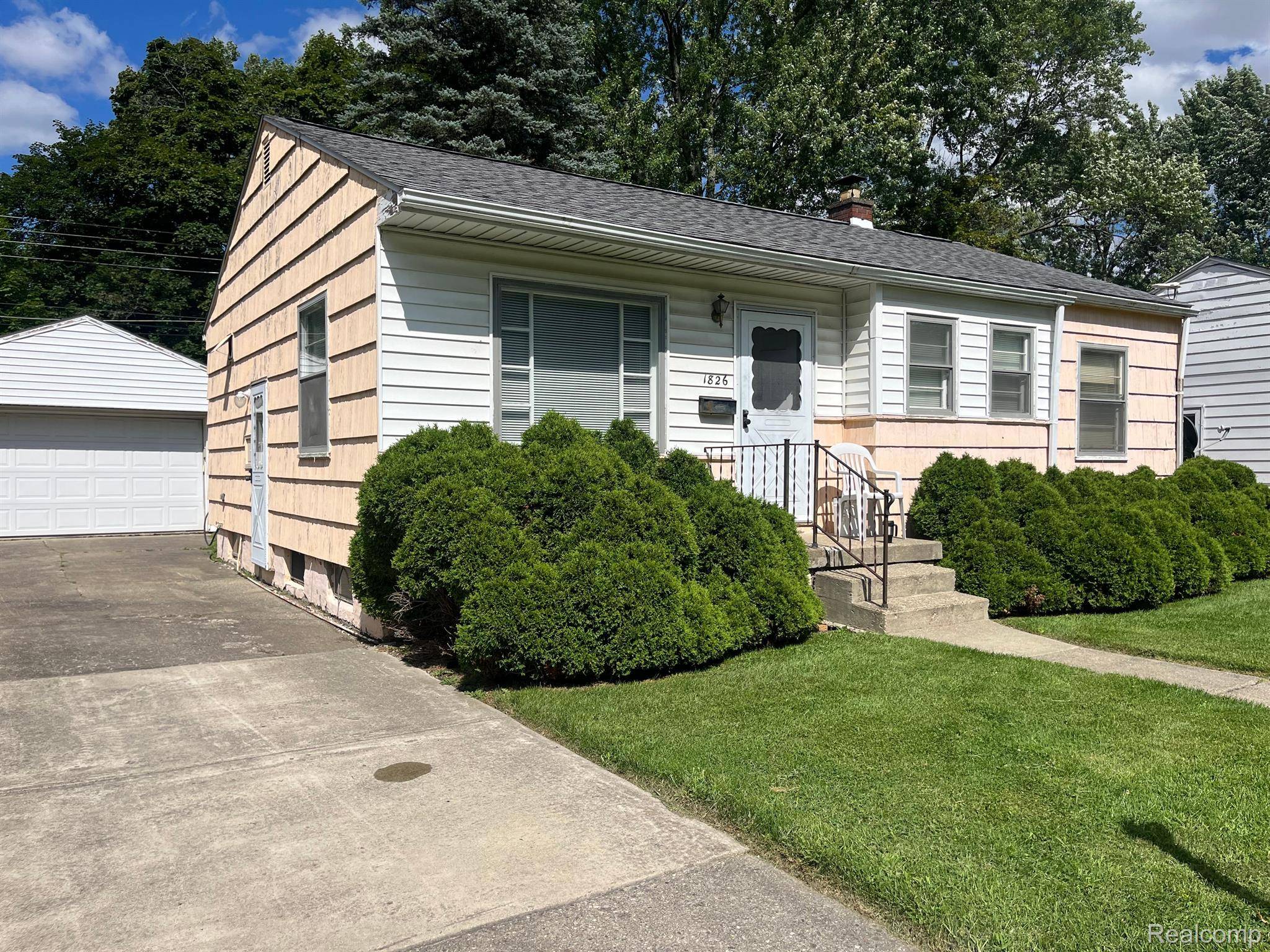 Flint, MI 48507,1826 GREENBROOK LN