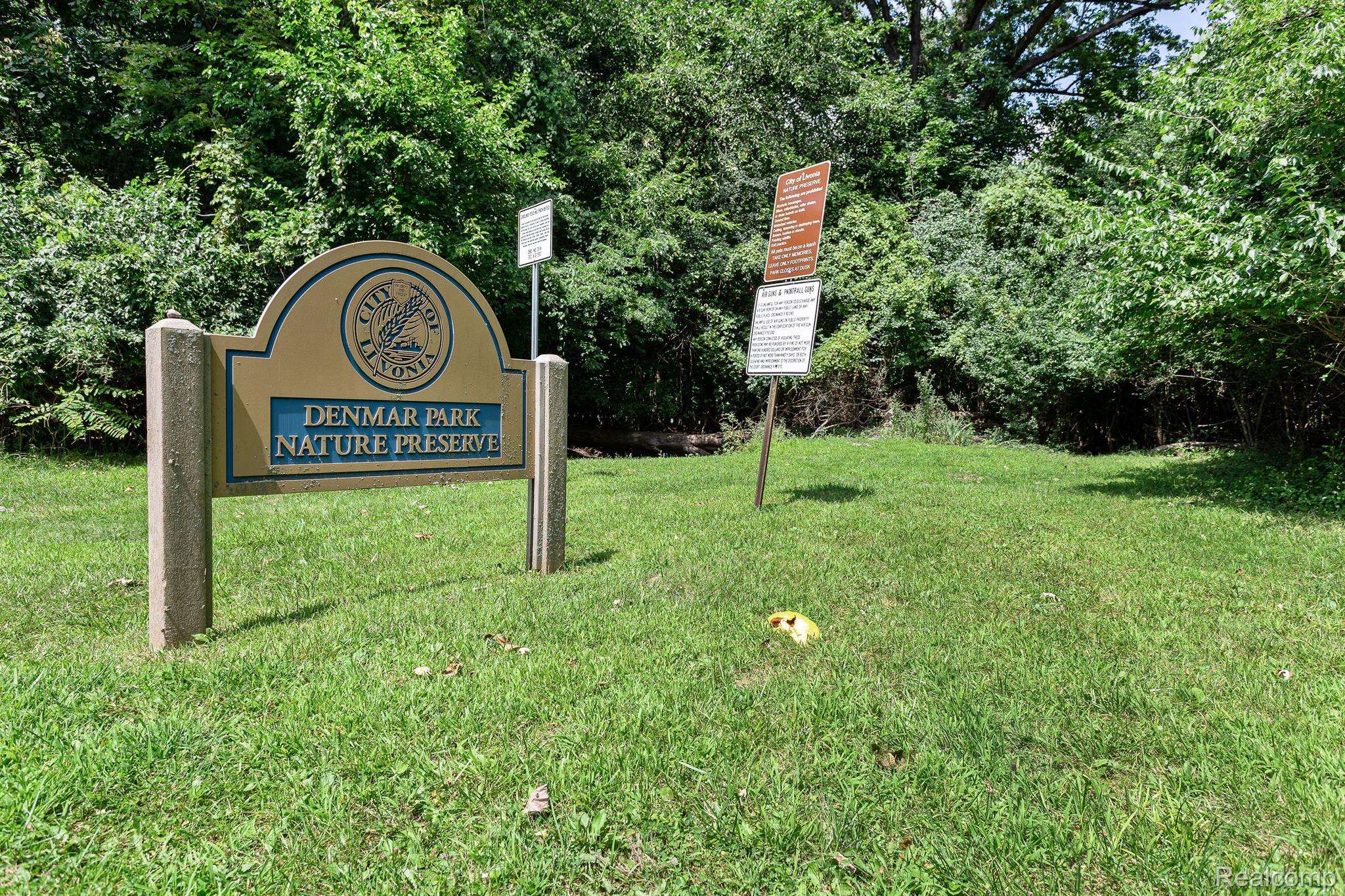 Livonia, MI 48152,17899 COUNTRY CLUB DR