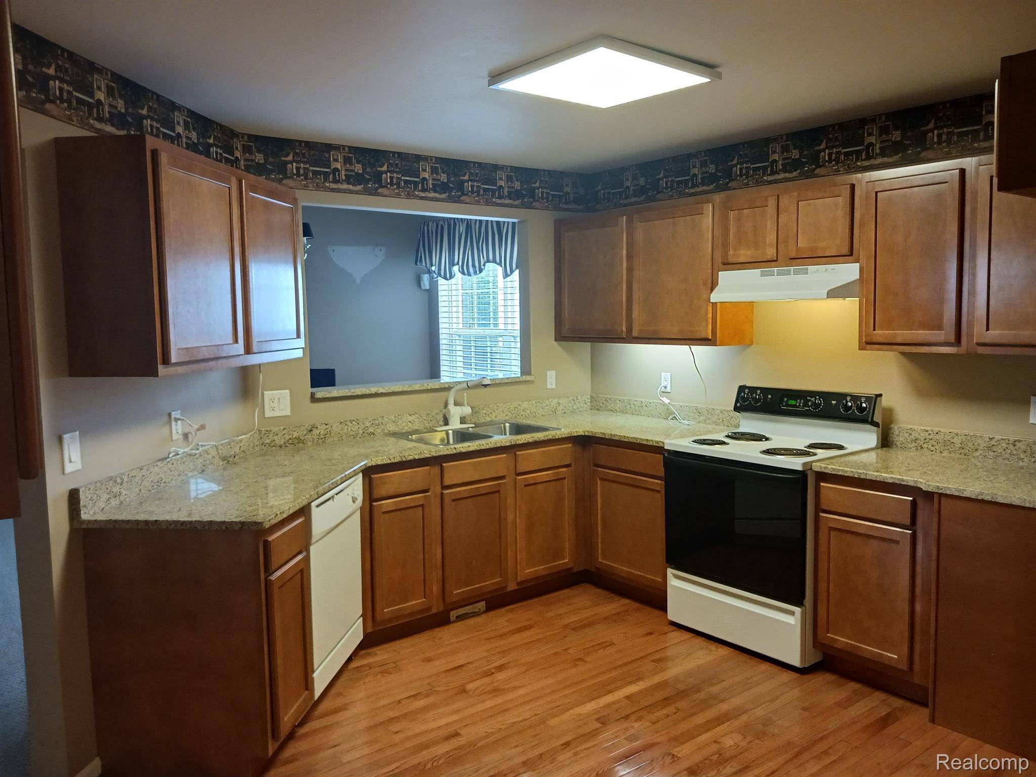 Wixom, MI 48393,684 SHADY MAPLE DR