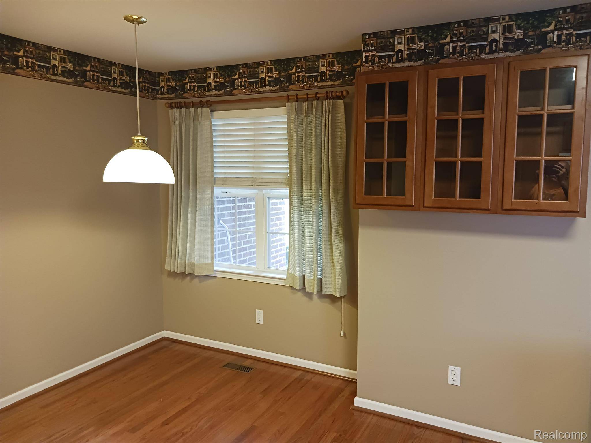 Wixom, MI 48393,684 SHADY MAPLE DR