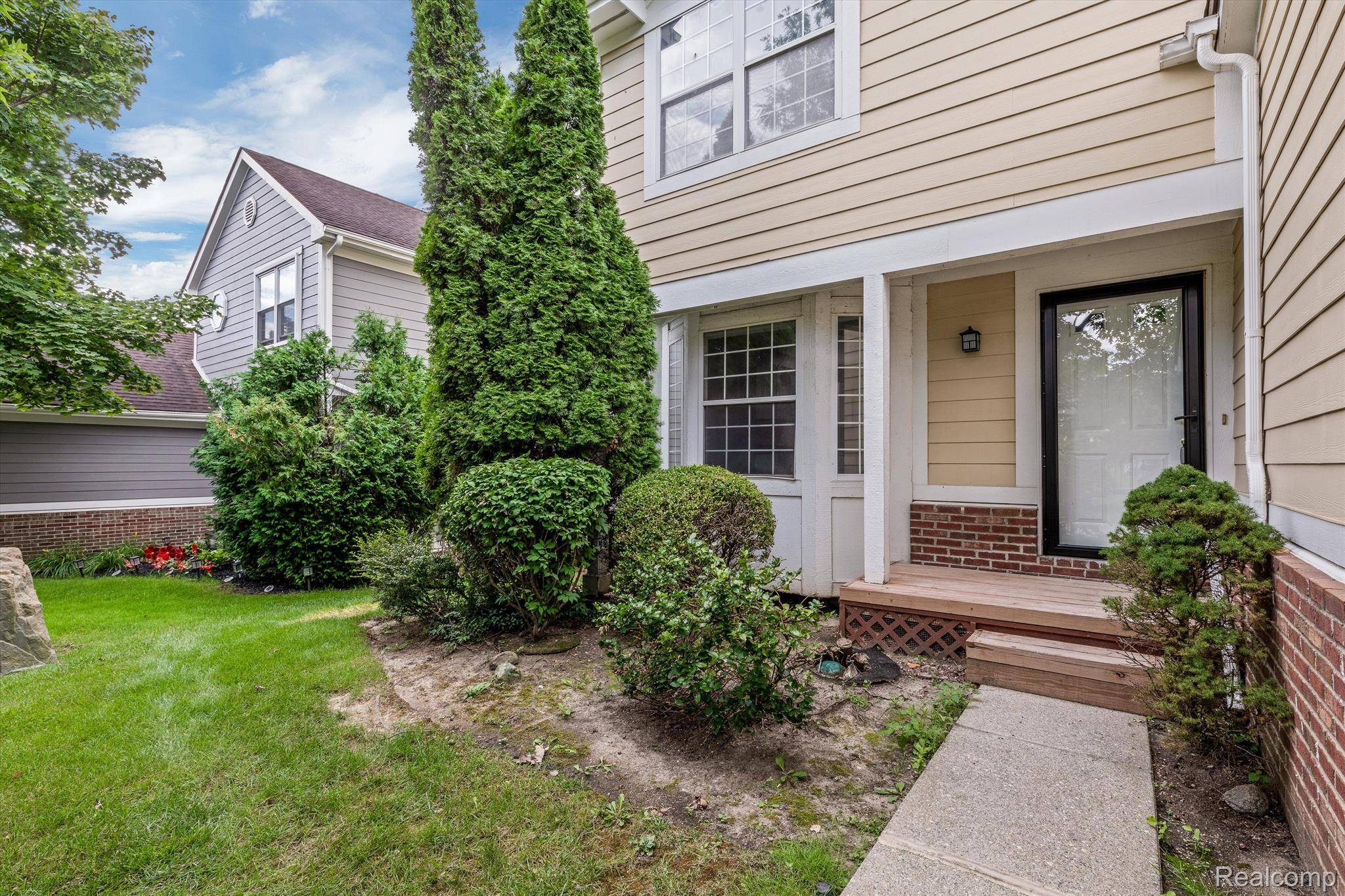 Novi, MI 48377,31232 COLUMBIA DR