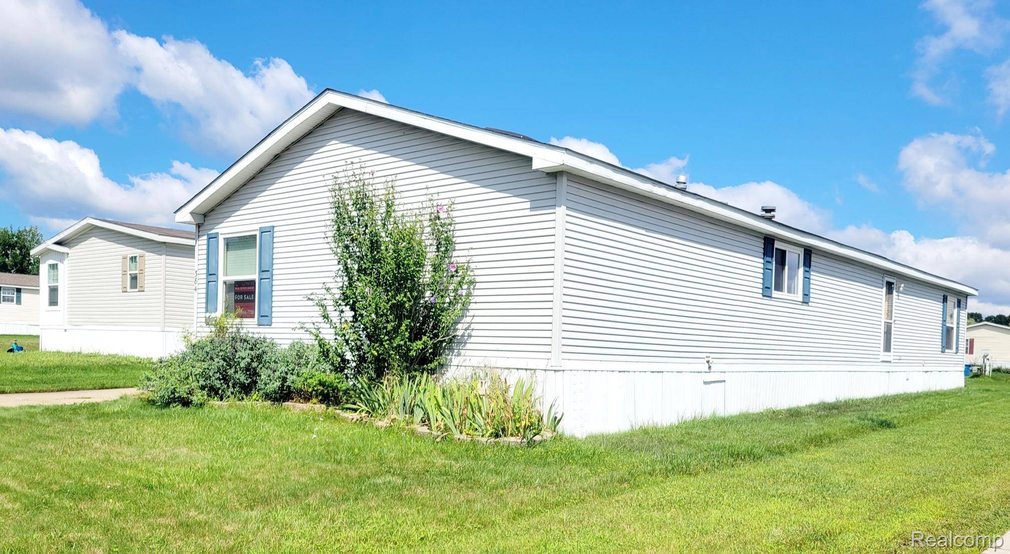 Grand Blanc, MI 48439,384 Hunt Club DR