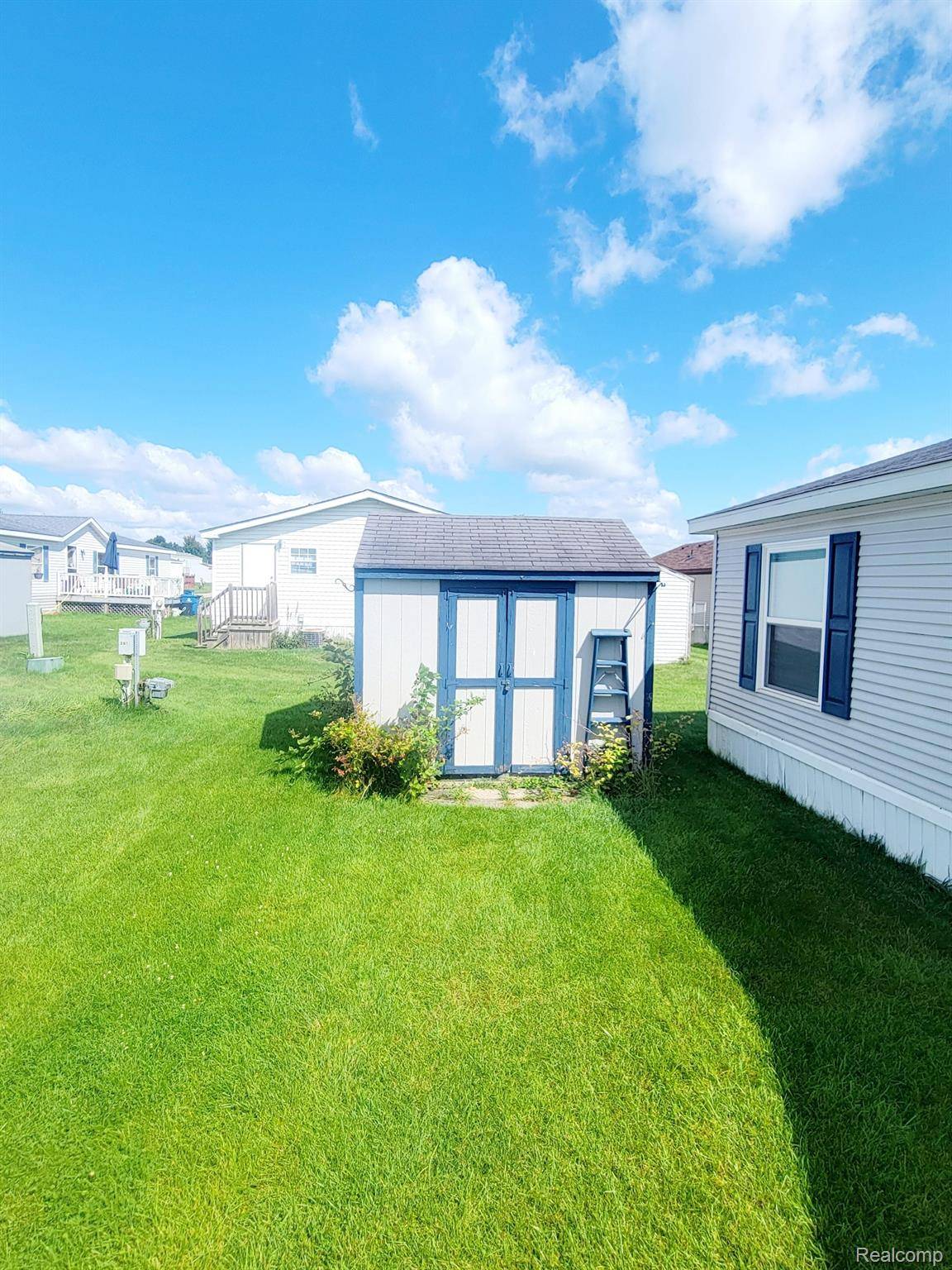 Grand Blanc, MI 48439,384 Hunt Club DR