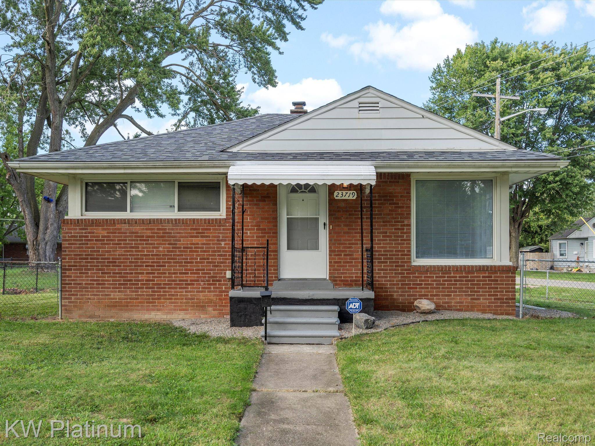 Clinton Township, MI 48036,23719 CARLINGTON ST