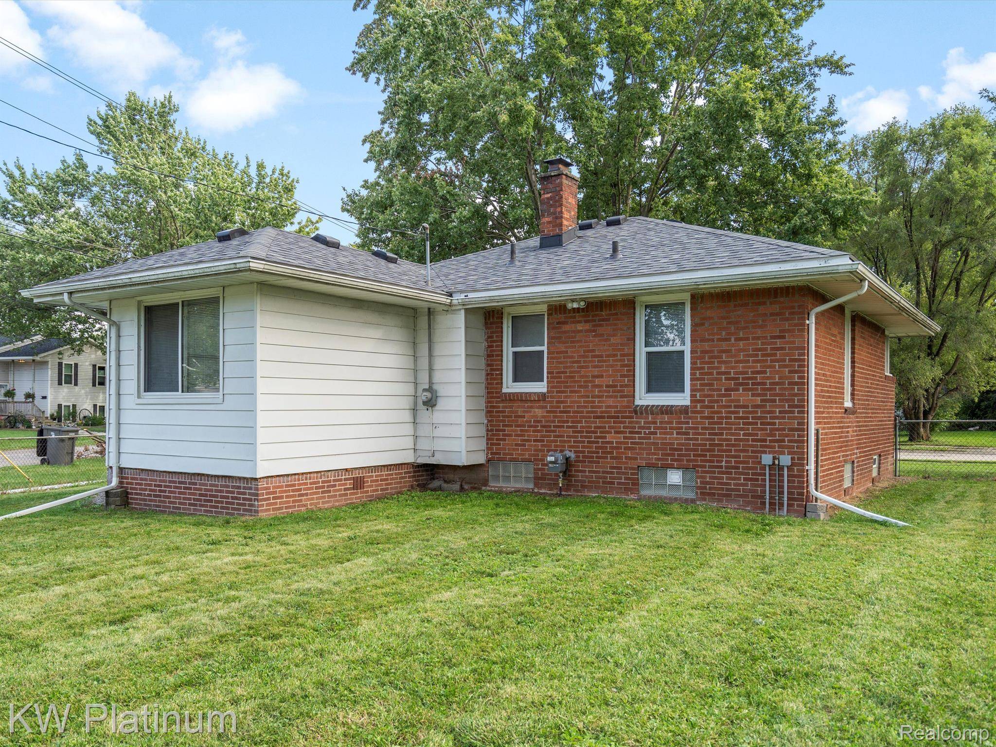 Clinton Township, MI 48036,23719 CARLINGTON ST