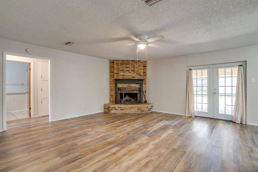 Weatherford, TX 76086,1213 S Rusk Street