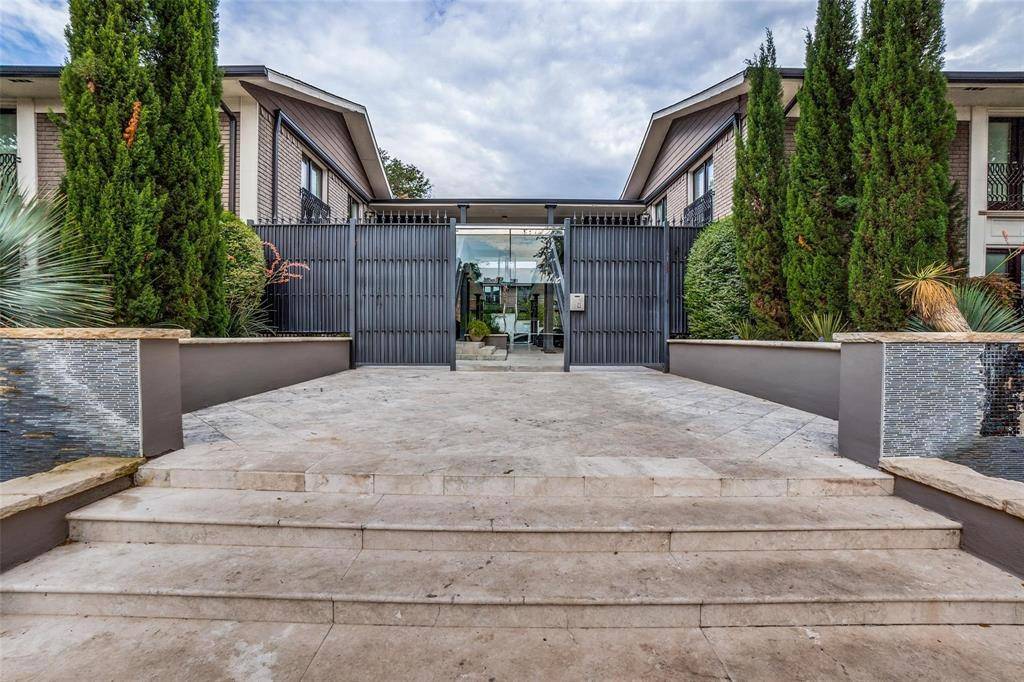 Dallas, TX 75230,10209 Regal Oaks Drive #112