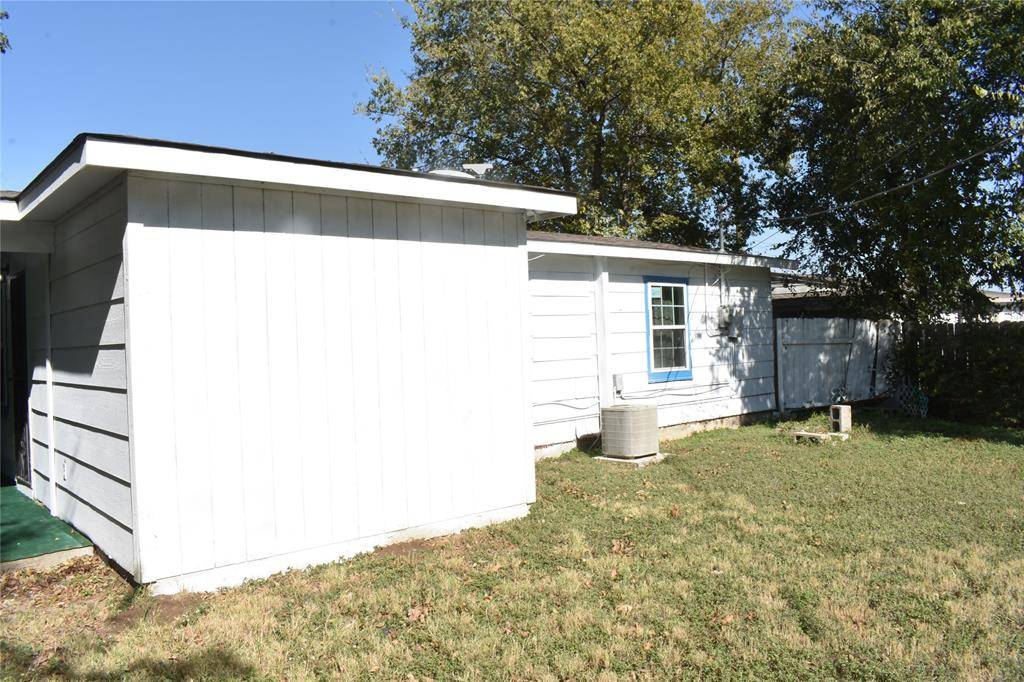 Fort Worth, TX 76112,6040 Prothrow Street