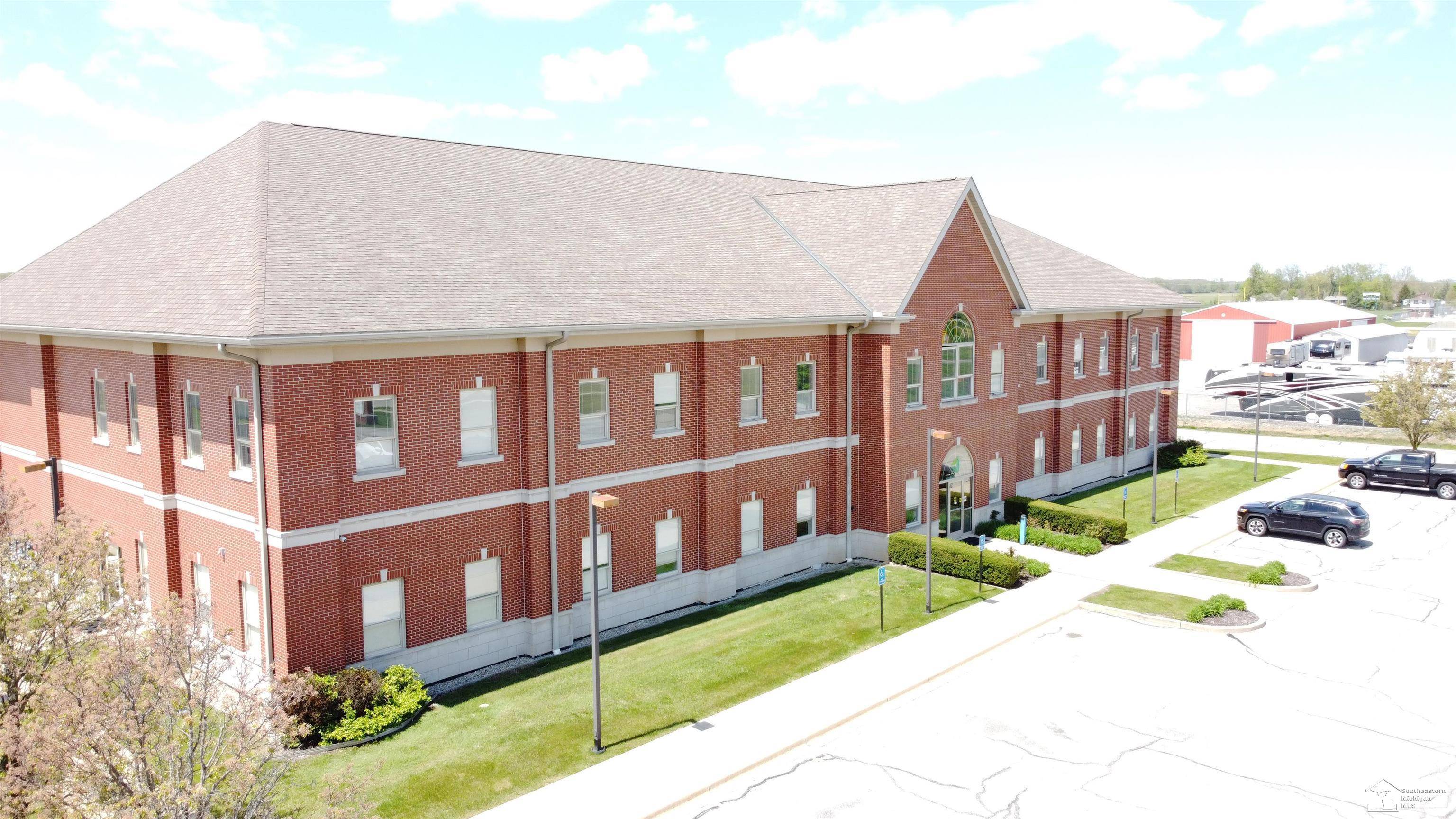 7825 N Dixie HWY, Berlin Twp, MI 48166