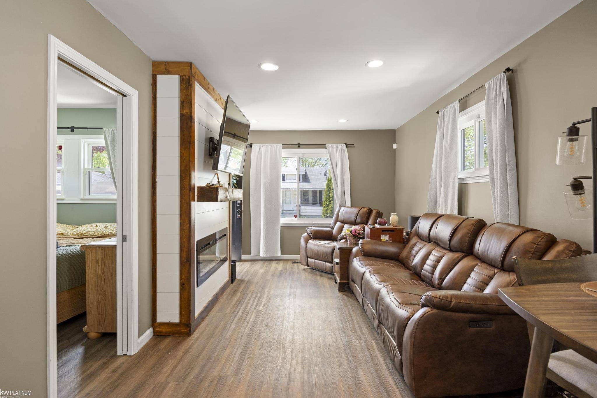 Roseville, MI 48066,28066 MAPLE ST