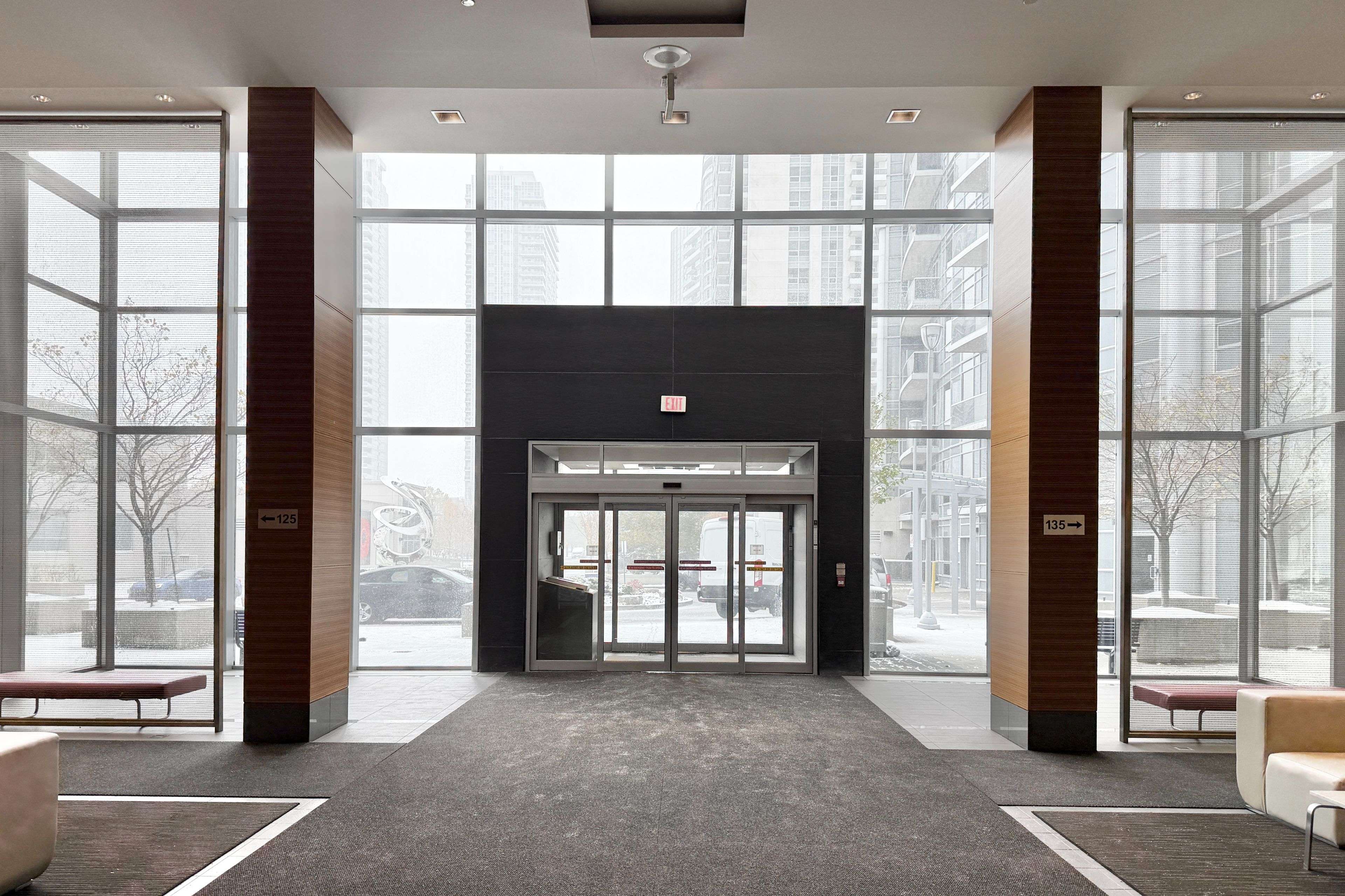 Toronto E07, ON M1S 0G4,135 Village Green SQ #3516