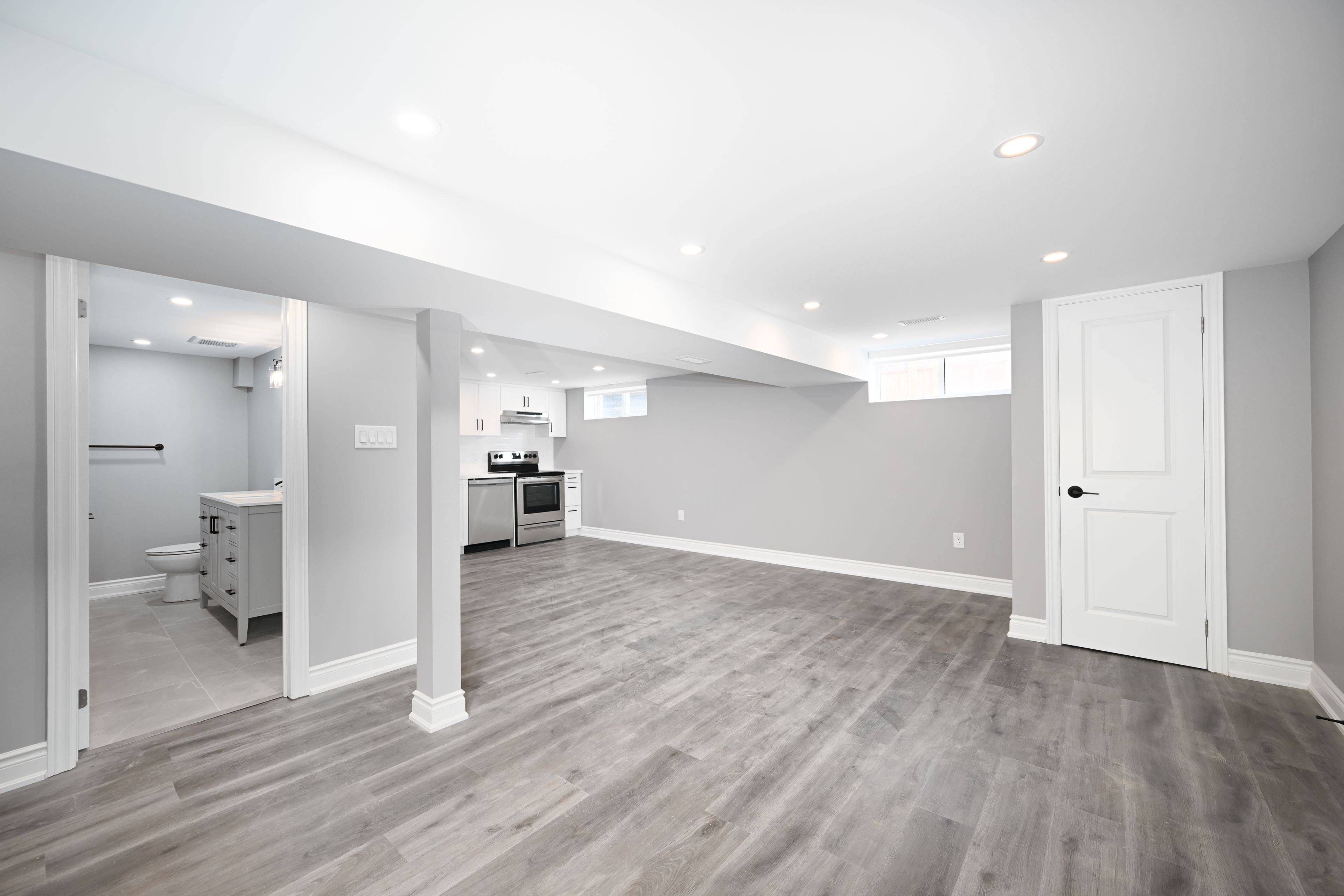 Oakville, ON L6L 2X2,1295 Pinegrove RD #Lower