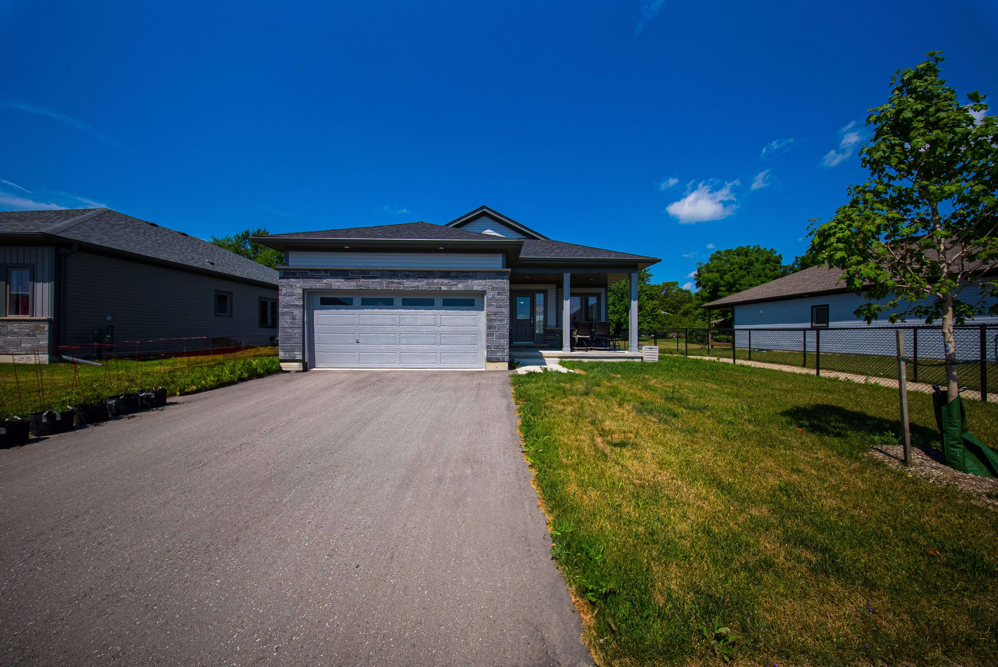 North Perth, ON N0G 1B0,142 Ellen ST