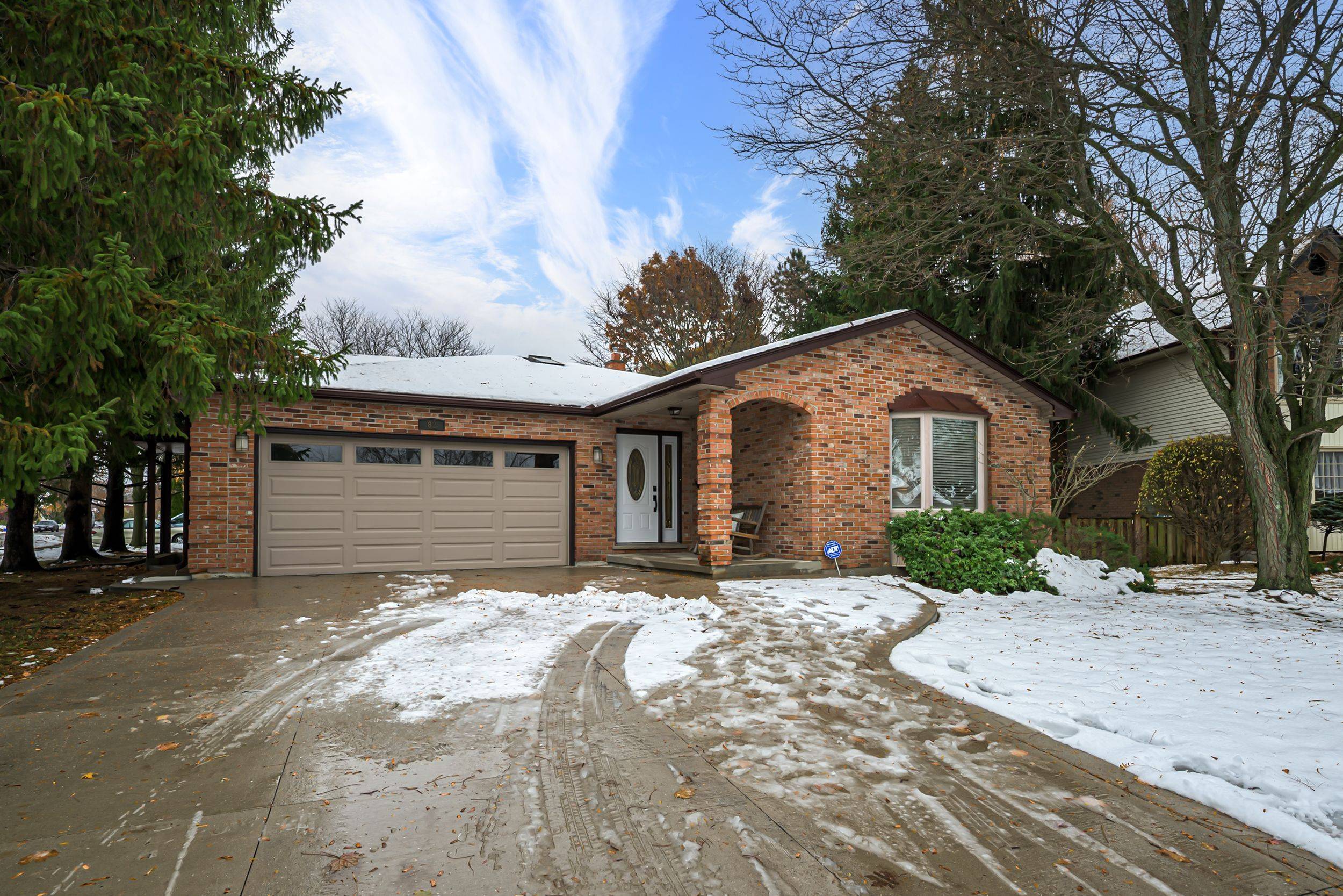 London North, ON N5X 2P9,82 Glenview CRES