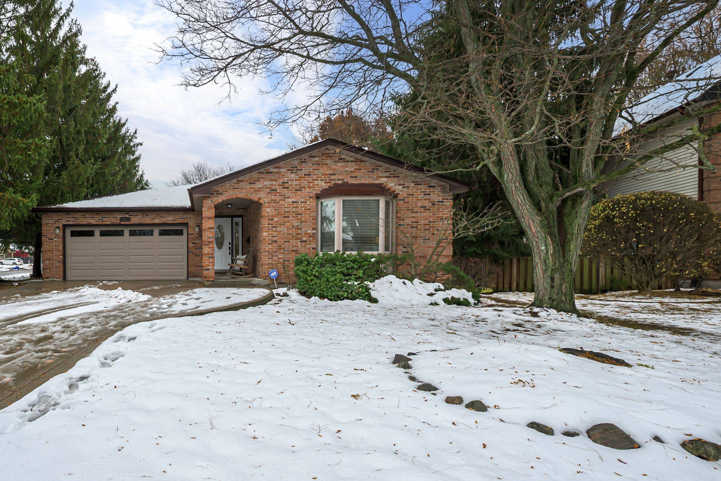 London North, ON N5X 2P9,82 Glenview CRES